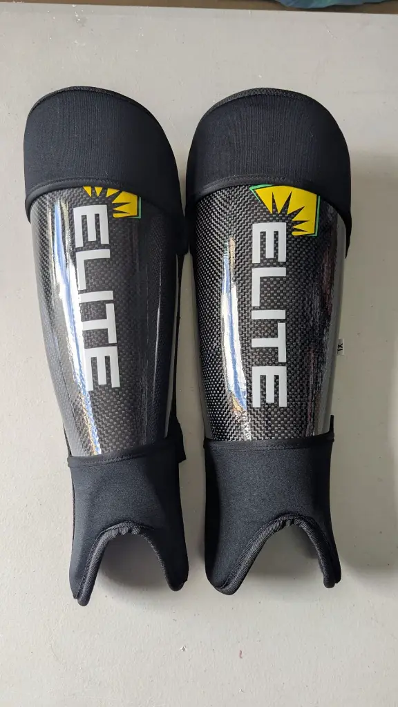hockey shinguards elite black.webp